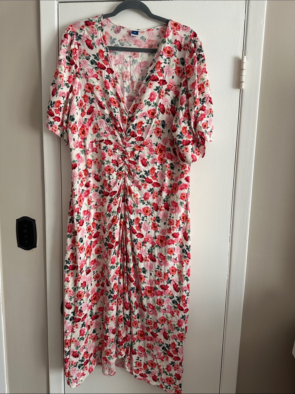 Old Navy Pink Floral Ruched Midi Dress